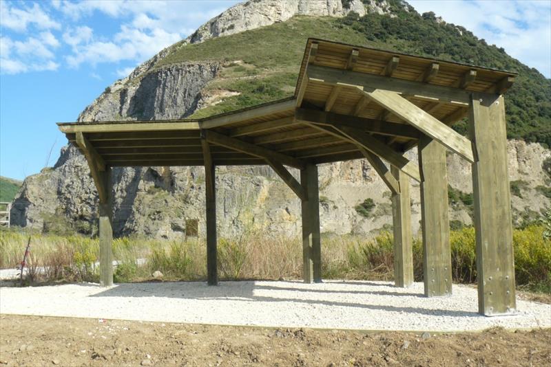 Mirador para el avistamiento de aves construido en Muskiz